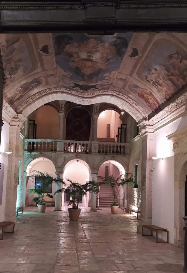 Casa Belvedere - Centro Storico Barletta Luaran gambar